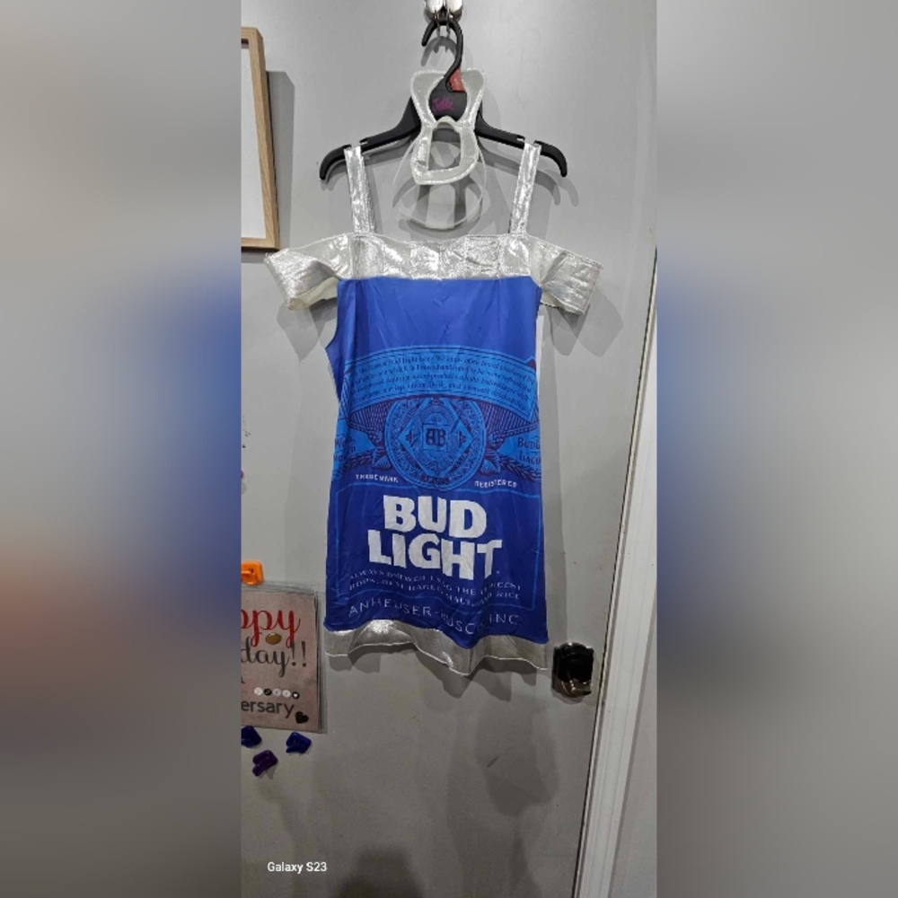 Costume medium - large adults with a tab  headband.
